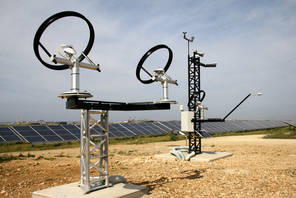 Solar radiation measurement stations